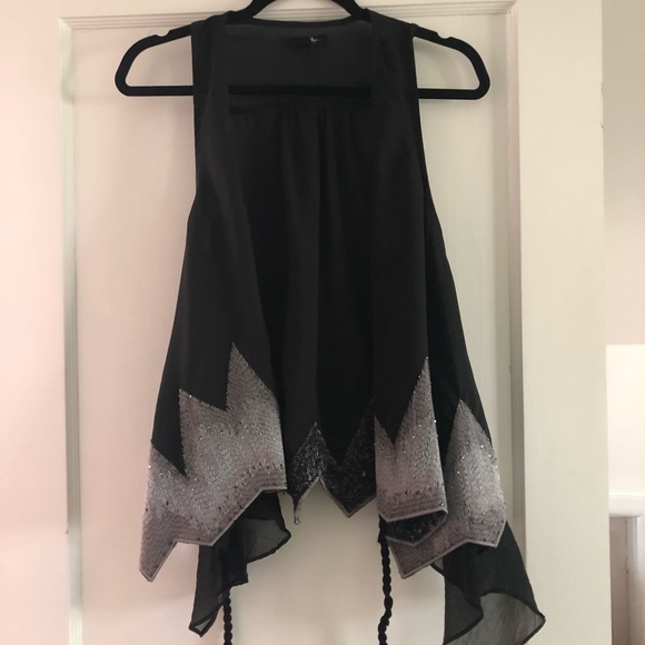 Stunning black belted vest with woven bead detail - Picture 2 of 8